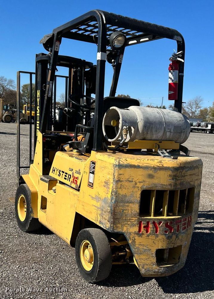 image for item KH9620 Hyster H35XL  forklift