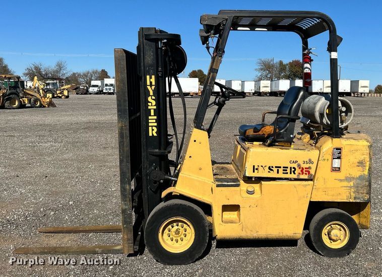 image for item KH9620 Hyster H35XL  forklift