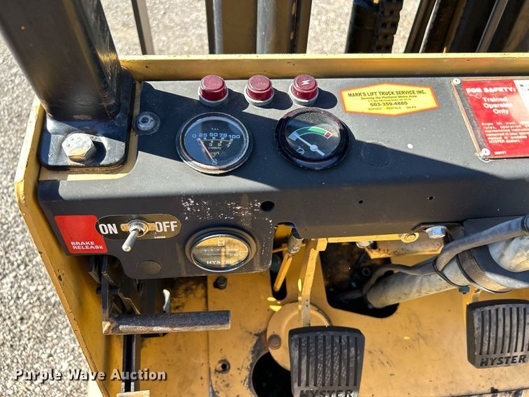 image for item KH9620 Hyster H35XL  forklift