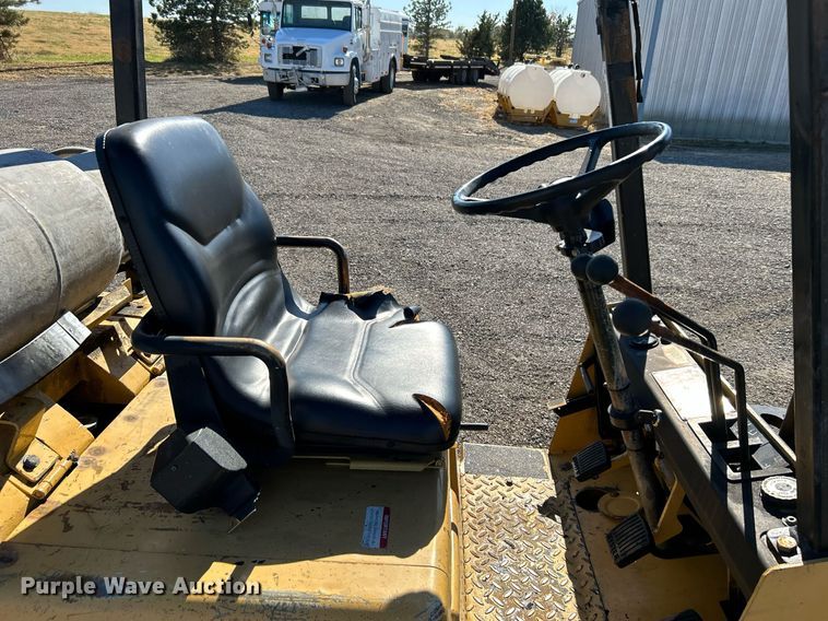 image for item KH9620 Hyster H35XL  forklift