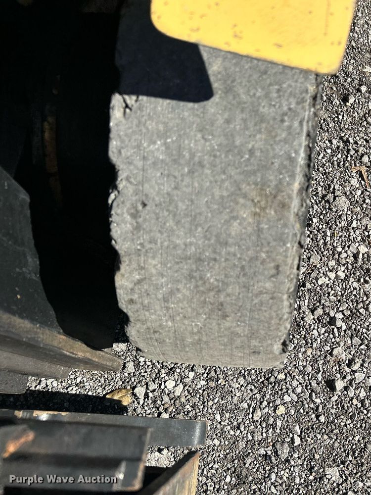 image for item KH9620 Hyster H35XL  forklift