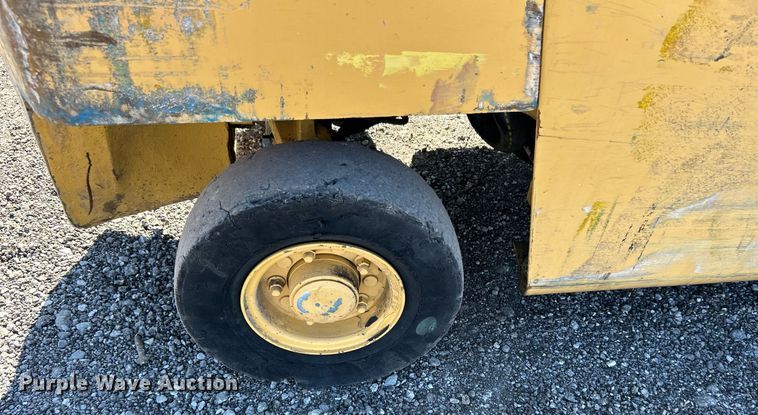 image for item KH9620 Hyster H35XL  forklift