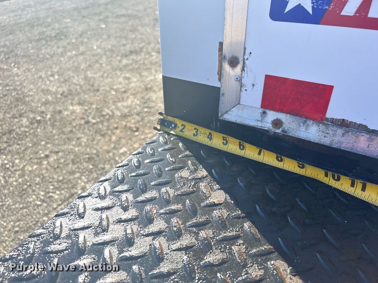 image for item KH9624 2013  Ford F650 Super Duty  box truck