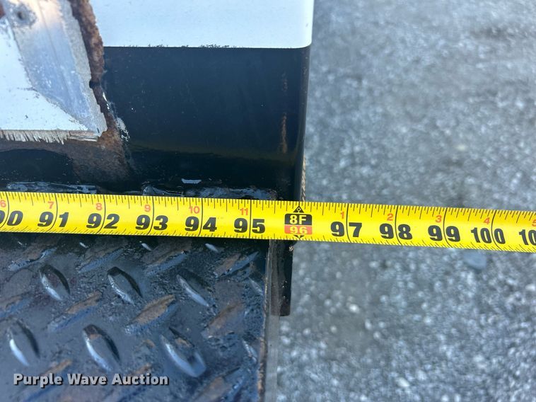 image for item KH9624 2013  Ford F650 Super Duty  box truck