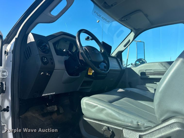 image for item KH9624 2013  Ford F650 Super Duty  box truck