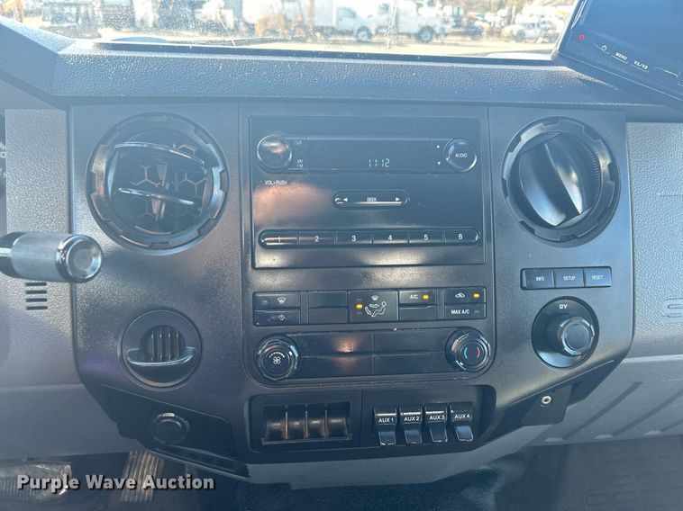 image for item KH9624 2013  Ford F650 Super Duty  box truck