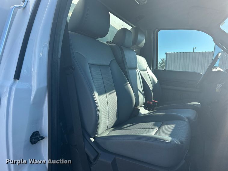 image for item KH9624 2013  Ford F650 Super Duty  box truck