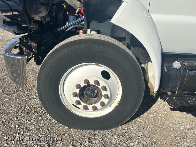 image for item KH9624 2013  Ford F650 Super Duty  box truck