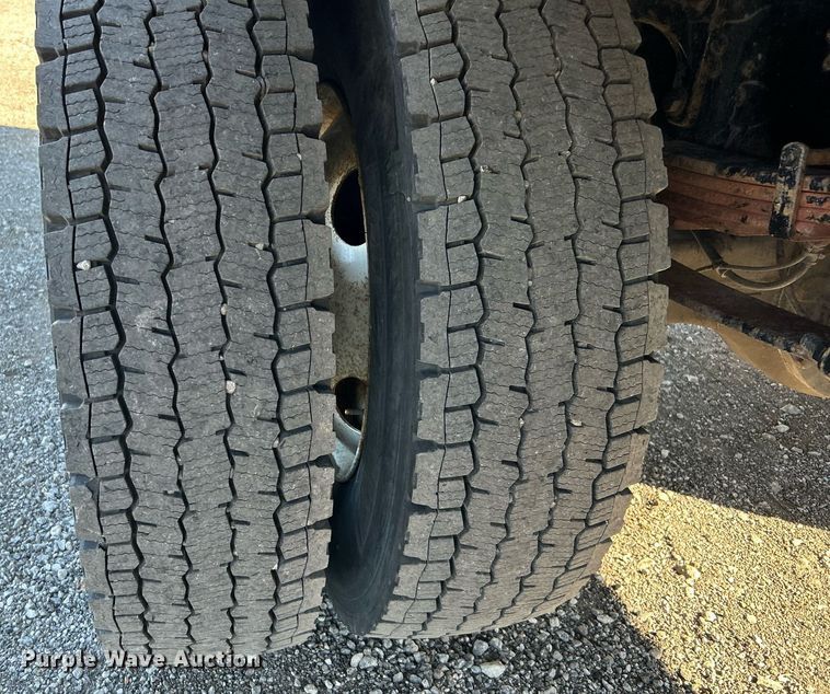 image for item KH9624 2013  Ford F650 Super Duty  box truck