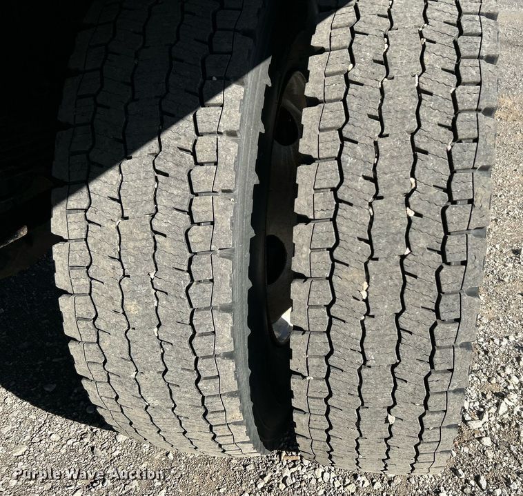 image for item KH9624 2013  Ford F650 Super Duty  box truck