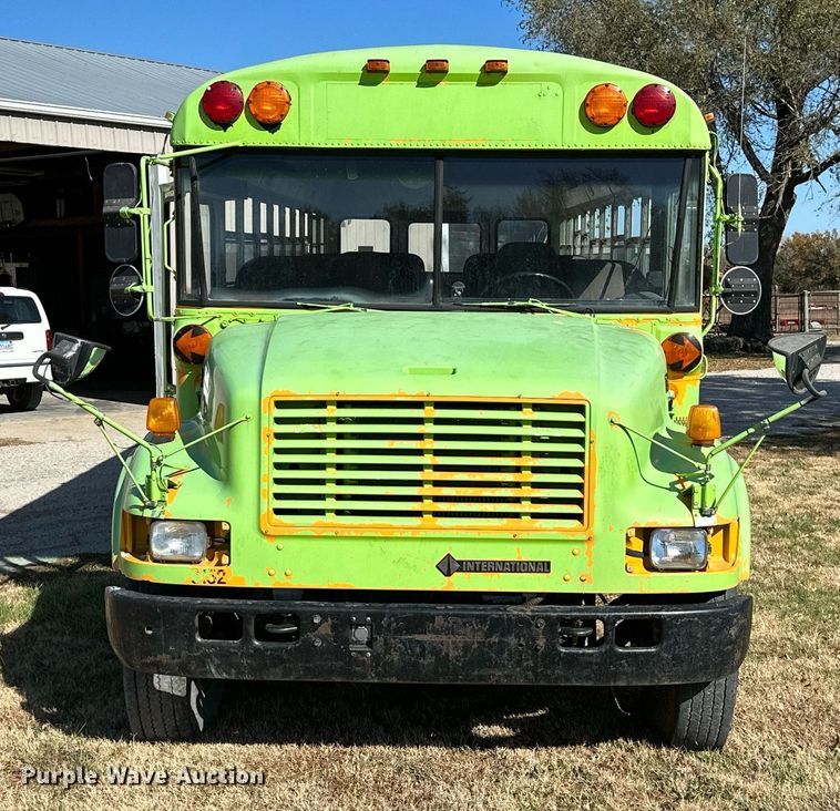image for item KT9130 1998 International 3800  school bus