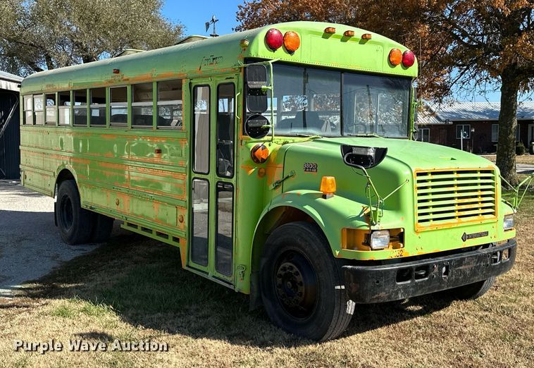 image for item KT9130 1998 International 3800  school bus