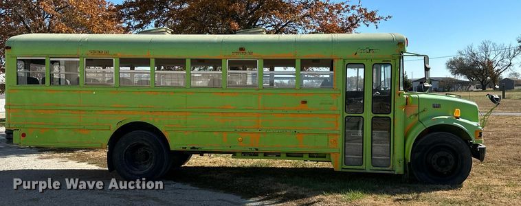 image for item KT9130 1998 International 3800  school bus