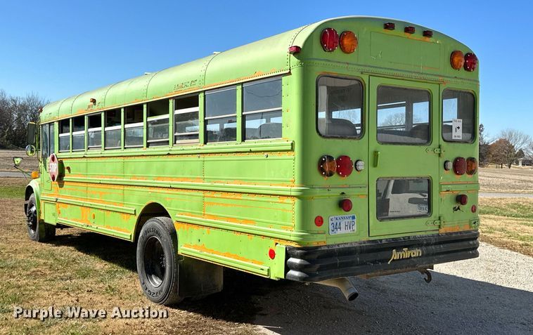 image for item KT9130 1998 International 3800  school bus