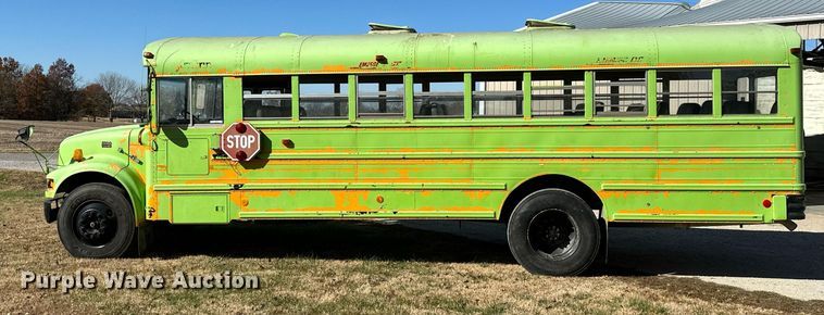 image for item KT9130 1998 International 3800  school bus