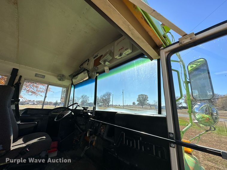 image for item KT9130 1998 International 3800  school bus