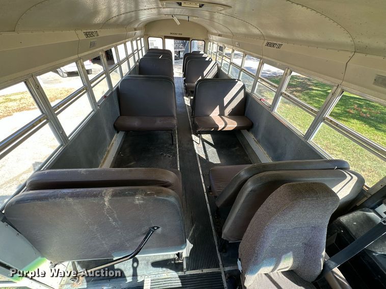 image for item KT9130 1998 International 3800  school bus