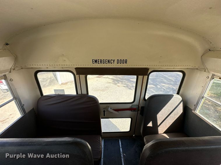 image for item KT9130 1998 International 3800  school bus