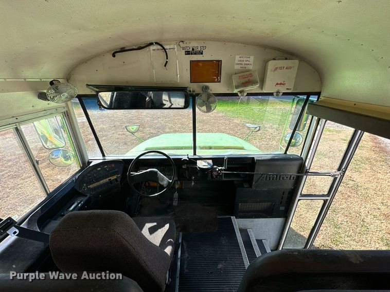 image for item KT9130 1998 International 3800  school bus