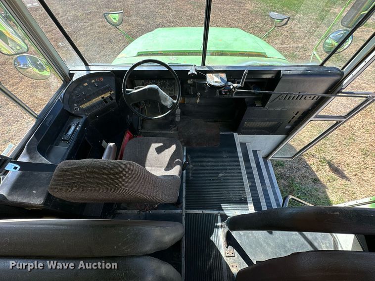 image for item KT9130 1998 International 3800  school bus