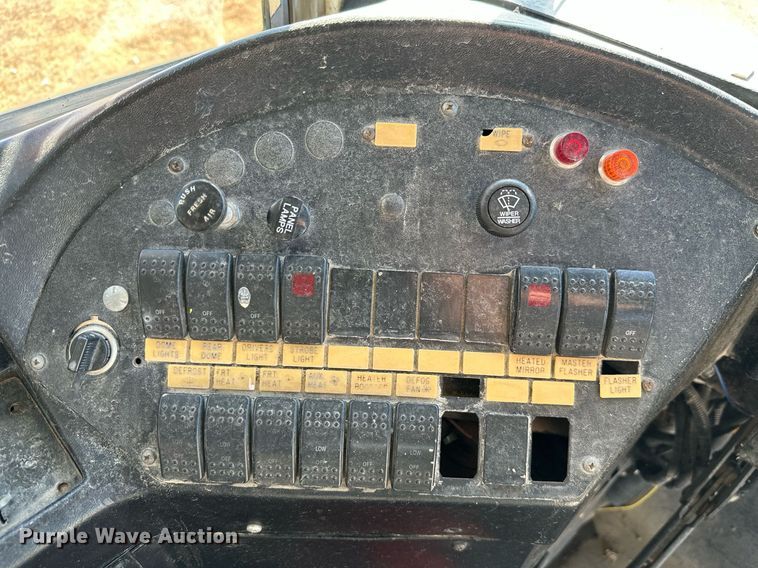 image for item KT9130 1998 International 3800  school bus