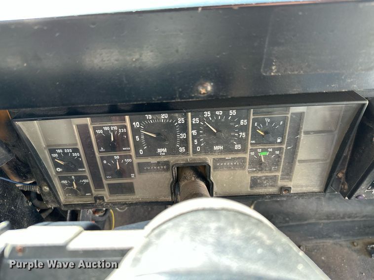 image for item KT9130 1998 International 3800  school bus