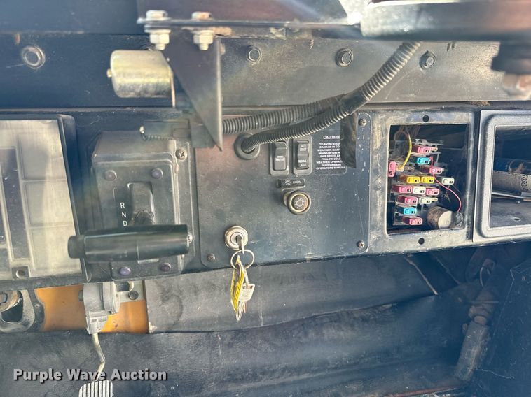 image for item KT9130 1998 International 3800  school bus