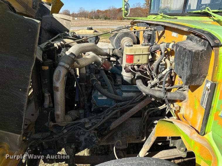 image for item KT9130 1998 International 3800  school bus