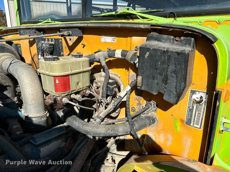 image for item KT9130 1998 International 3800  school bus