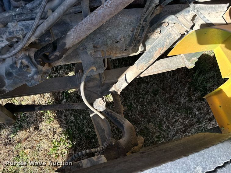 image for item KT9130 1998 International 3800  school bus