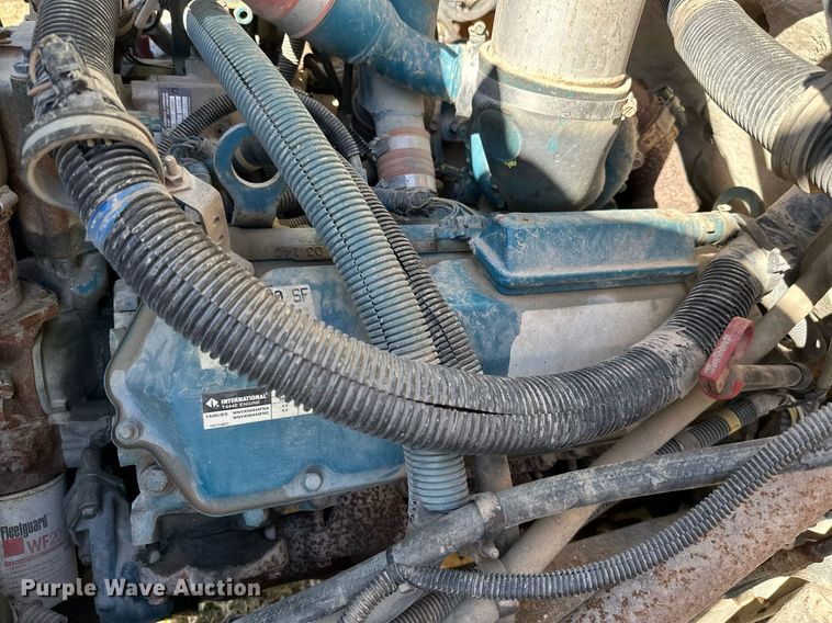 image for item KT9130 1998 International 3800  school bus