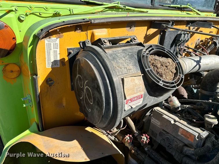 image for item KT9130 1998 International 3800  school bus