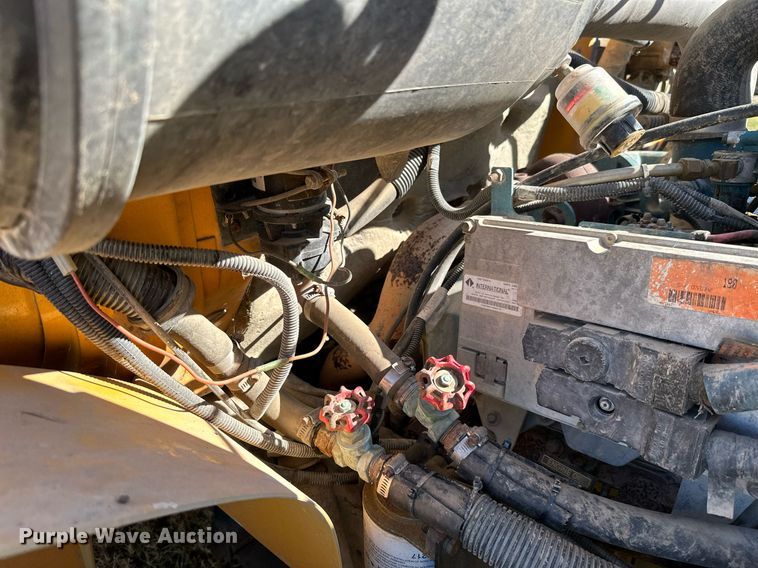 image for item KT9130 1998 International 3800  school bus