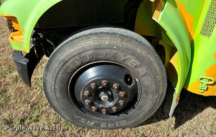 image for item KT9130 1998 International 3800  school bus