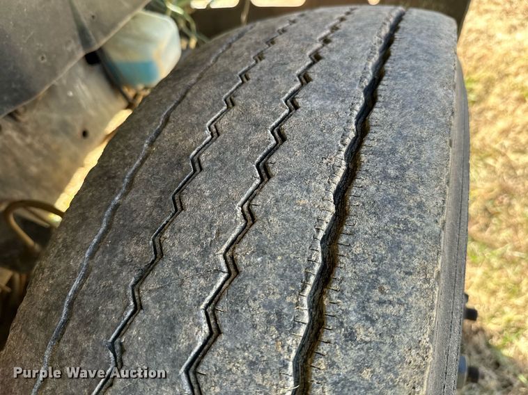 image for item KT9130 1998 International 3800  school bus