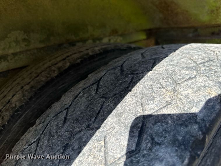 image for item KT9130 1998 International 3800  school bus