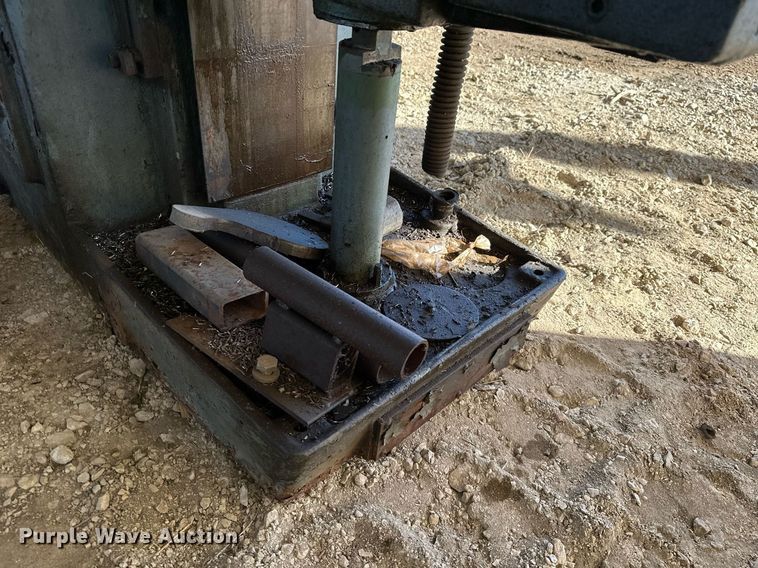 image for item KT9200 Milwaukee 250 SA  horizontal milling machine