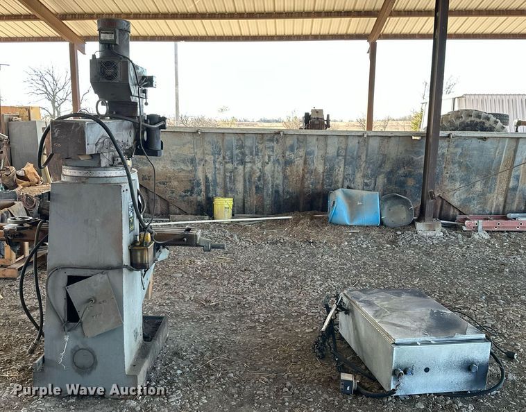 image for item KT9201 1988 Supermax YCM-16VS  vertical milling machine