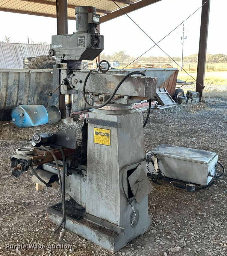 image for item KT9201 1988 Supermax YCM-16VS  vertical milling machine