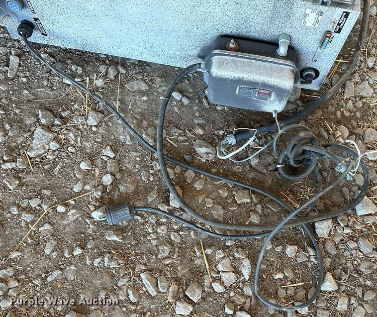 image for item KT9201 1988 Supermax YCM-16VS  vertical milling machine