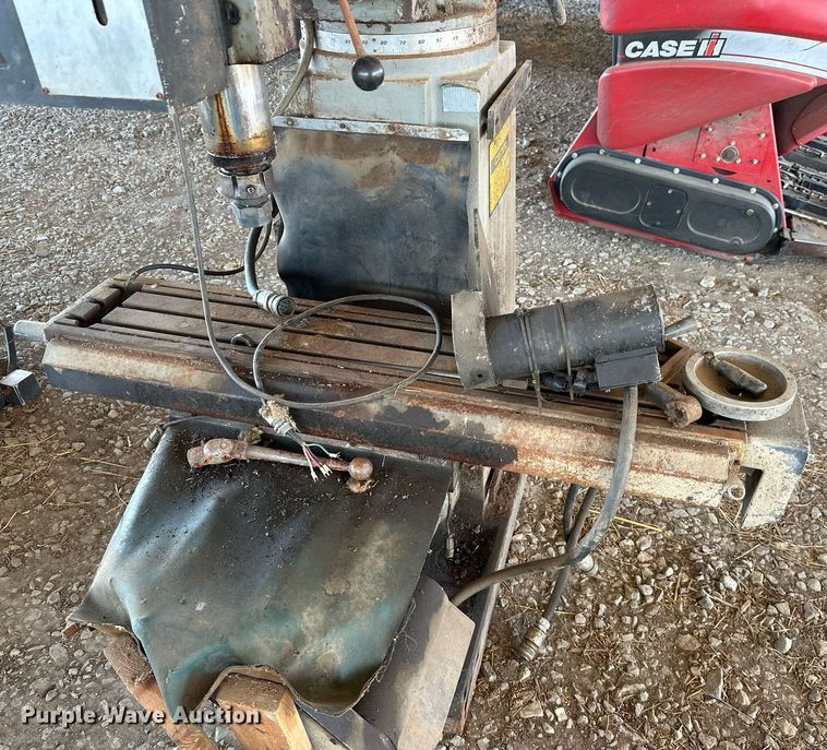 image for item KT9201 1988 Supermax YCM-16VS  vertical milling machine