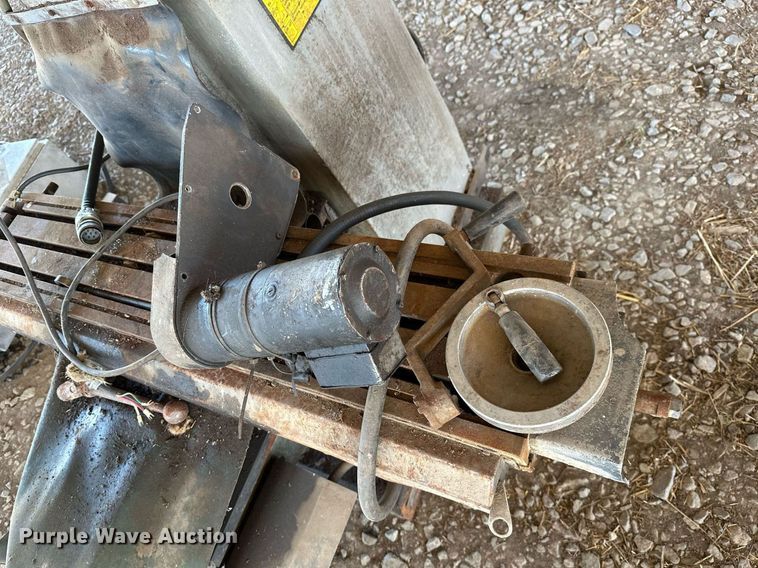 image for item KT9201 1988 Supermax YCM-16VS  vertical milling machine