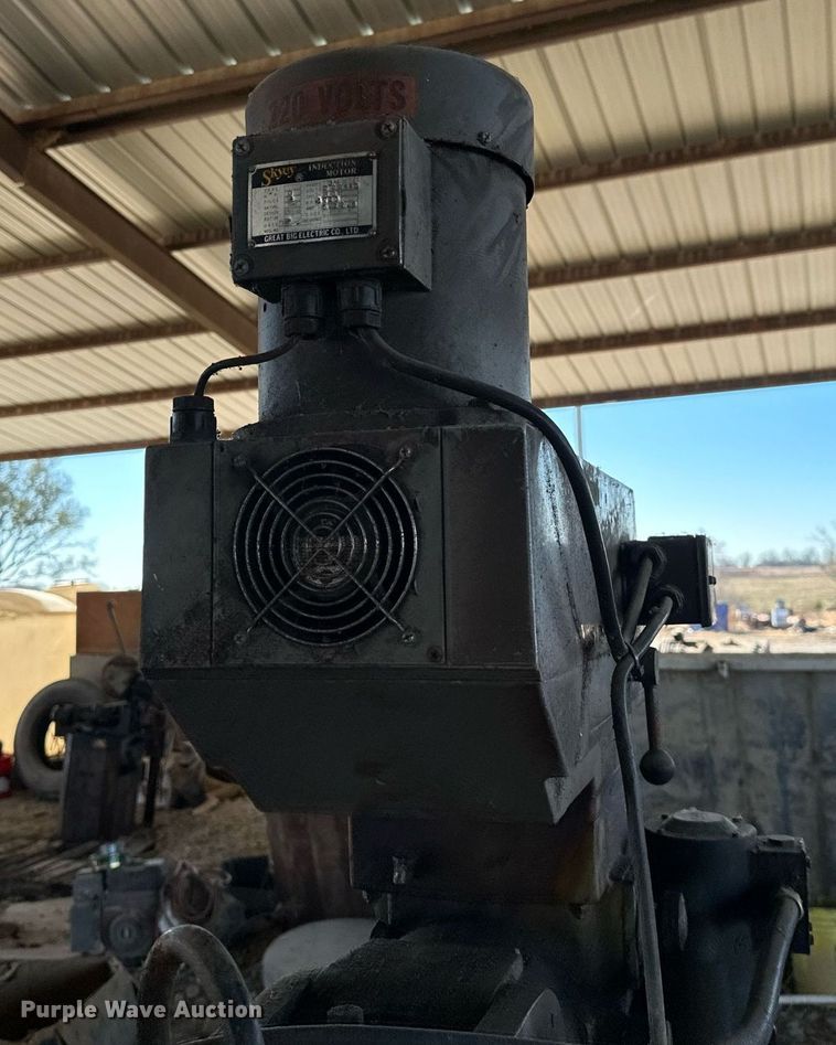 image for item KT9201 1988 Supermax YCM-16VS  vertical milling machine