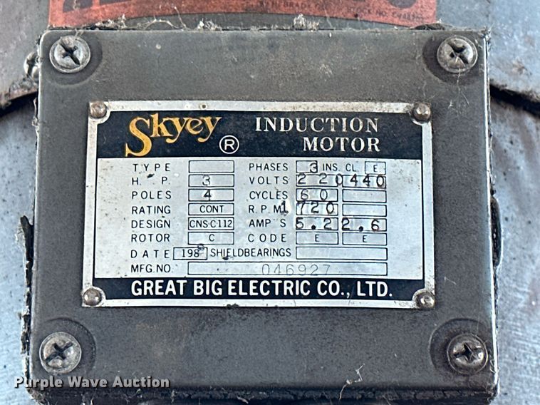 image for item KT9201 1988 Supermax YCM-16VS  vertical milling machine