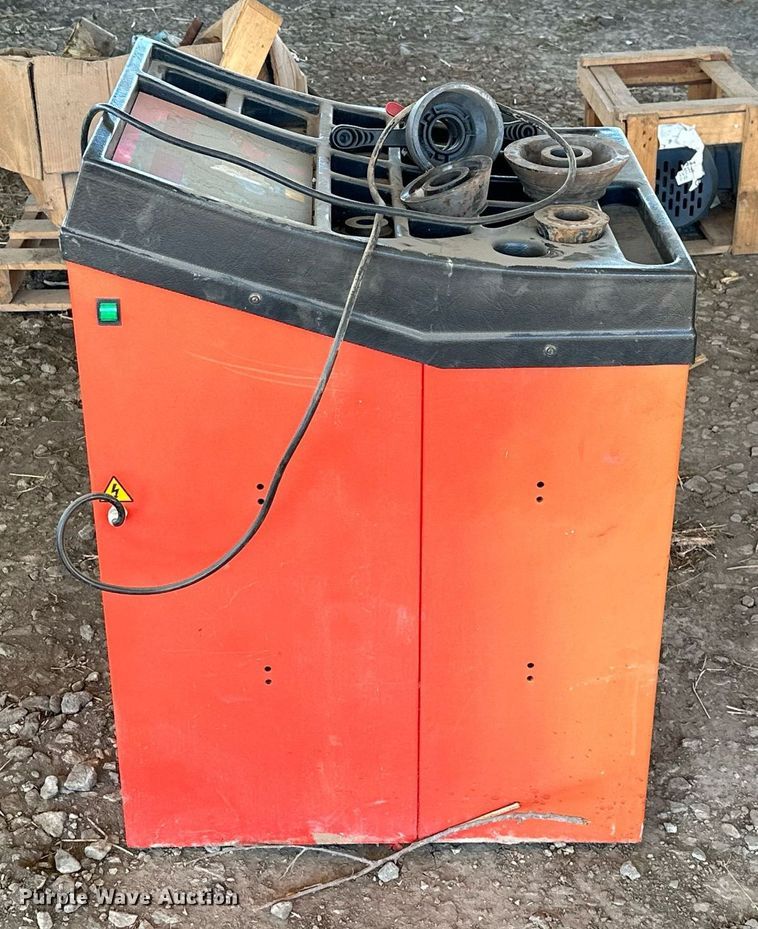 image for item KT9202 2000  WB-160 wheel balancer