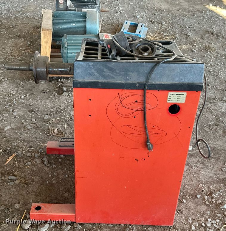 image for item KT9202 2000  WB-160 wheel balancer