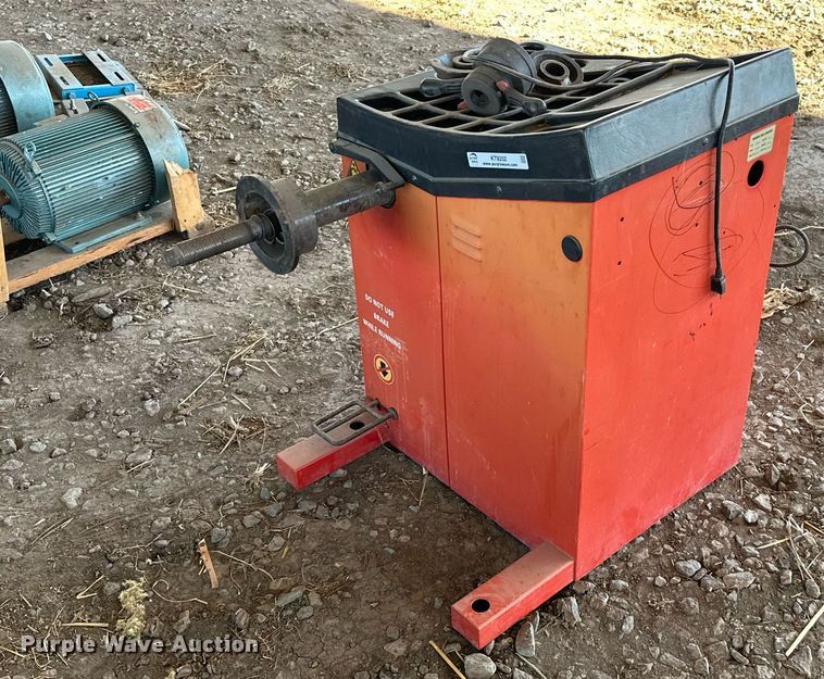 image for item KT9202 2000  WB-160 wheel balancer