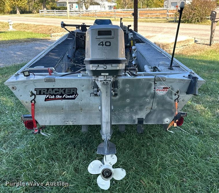 image for item KT9223 1990 Bass Tracker PF16 Special  boat