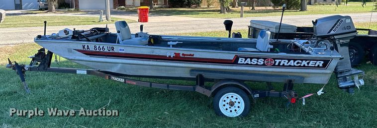 image for item KT9223 1990 Bass Tracker PF16 Special  boat