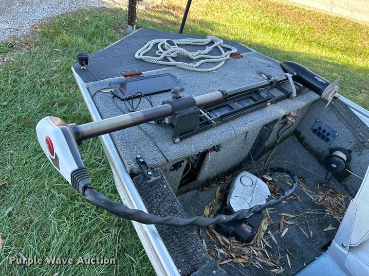 image for item KT9223 1990 Bass Tracker PF16 Special  boat